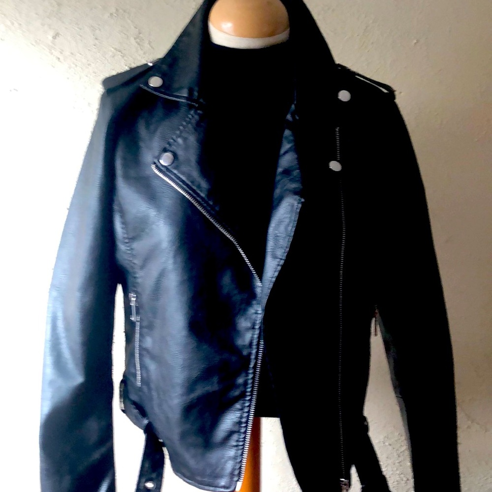 Black Biker 🚴‍♀️ Jacket!